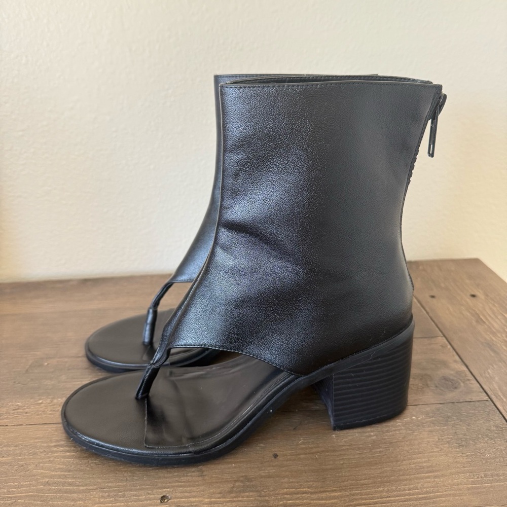 AZALEA WANG GRAYSON CHUNKY HEEL THONG SANDAL IN BLACK SIZE 9 - Picture 3 of 14